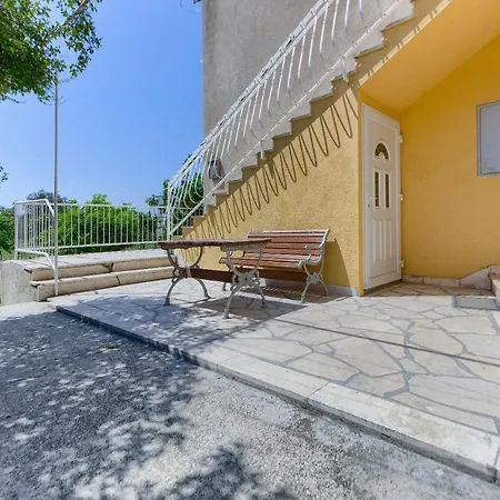 Modern Luxury 2-bedroom With Balcony & Patio * Kastela
