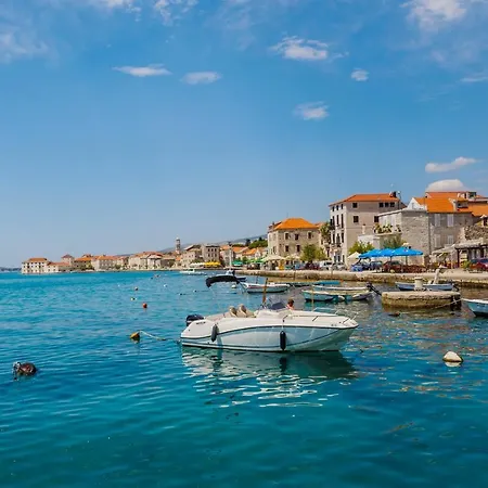 Modern Luxury 2-bedroom With Balcony & Patio * Kastela