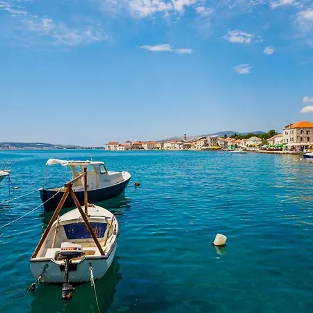 Modern Luxury 2-bedroom With Balcony & Patio * Kastela